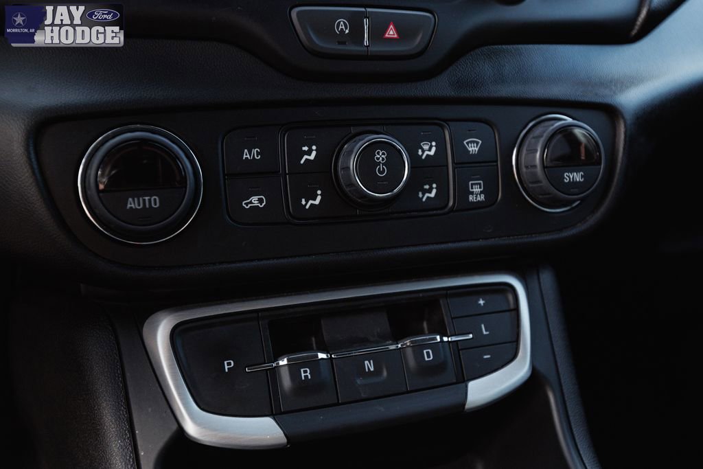 Used 2024 GMC Terrain SLT image 28