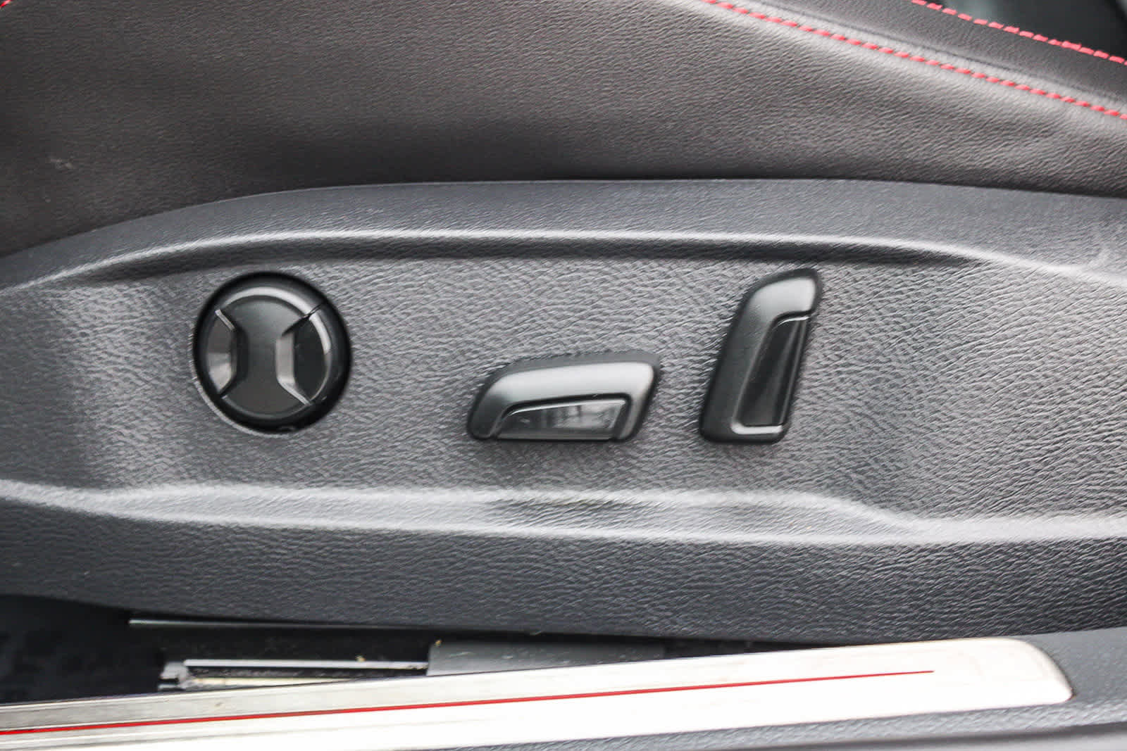 Used 2015 Volkswagen GTI 4-Door FWD image 20