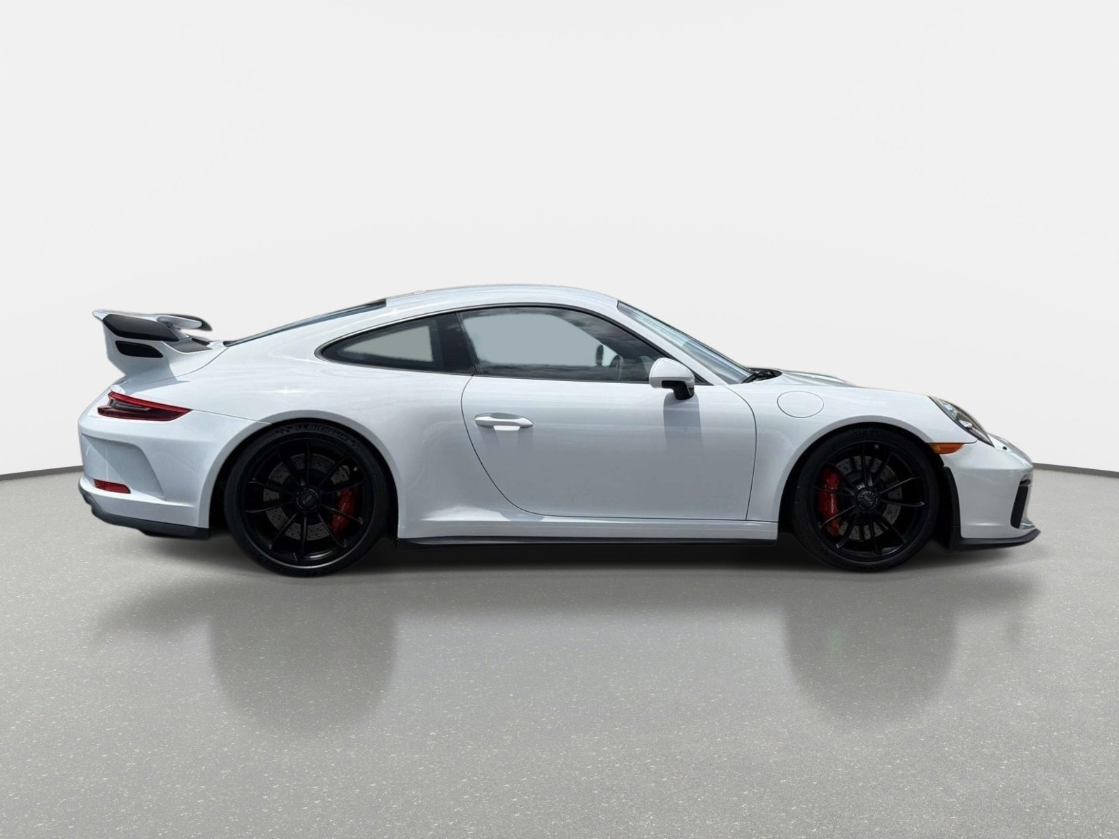 Used 2018 Porsche 911 GT3 RWD image 2