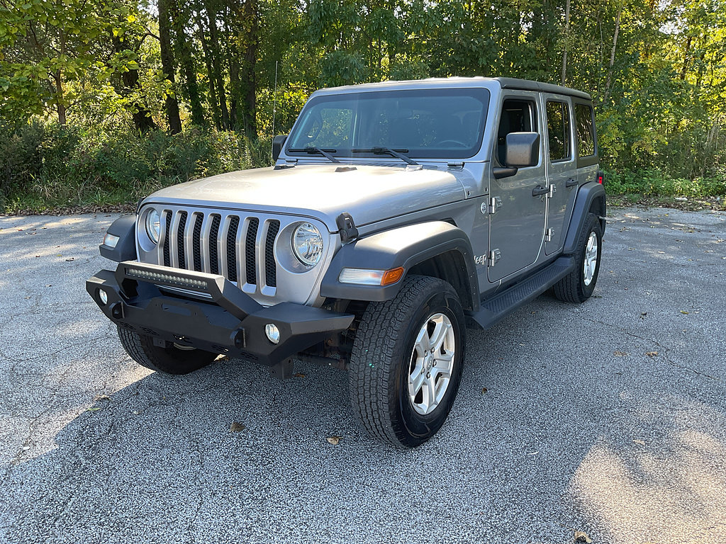 Used 2018 Jeep Wrangler Unlimited Sport S AWD/4WD image 3