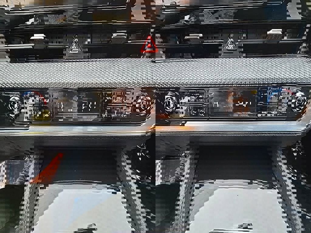 Used 2023 Kia Sportage LX image 17