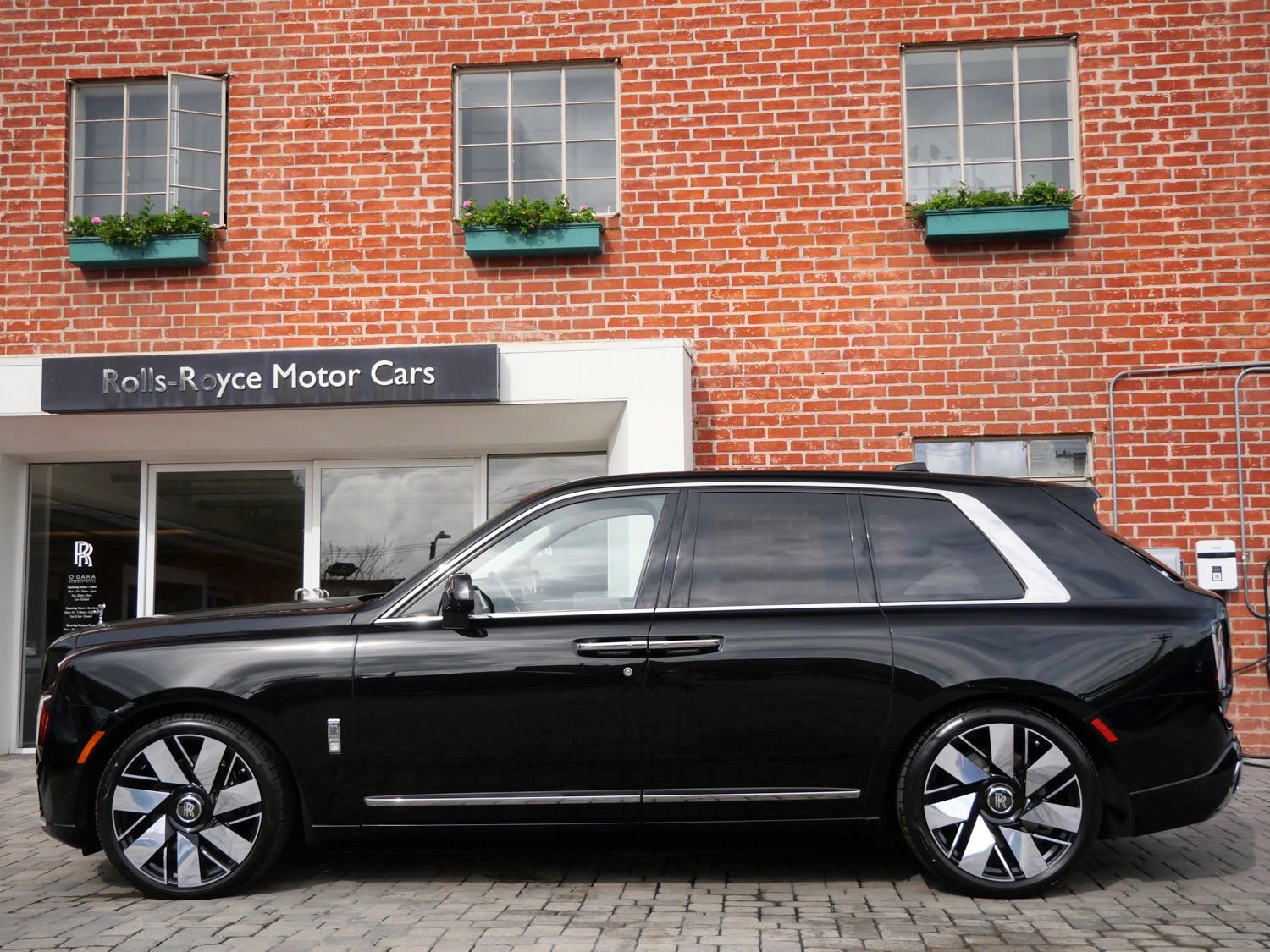 New 2026 Rolls-Royce Cullinan image 3