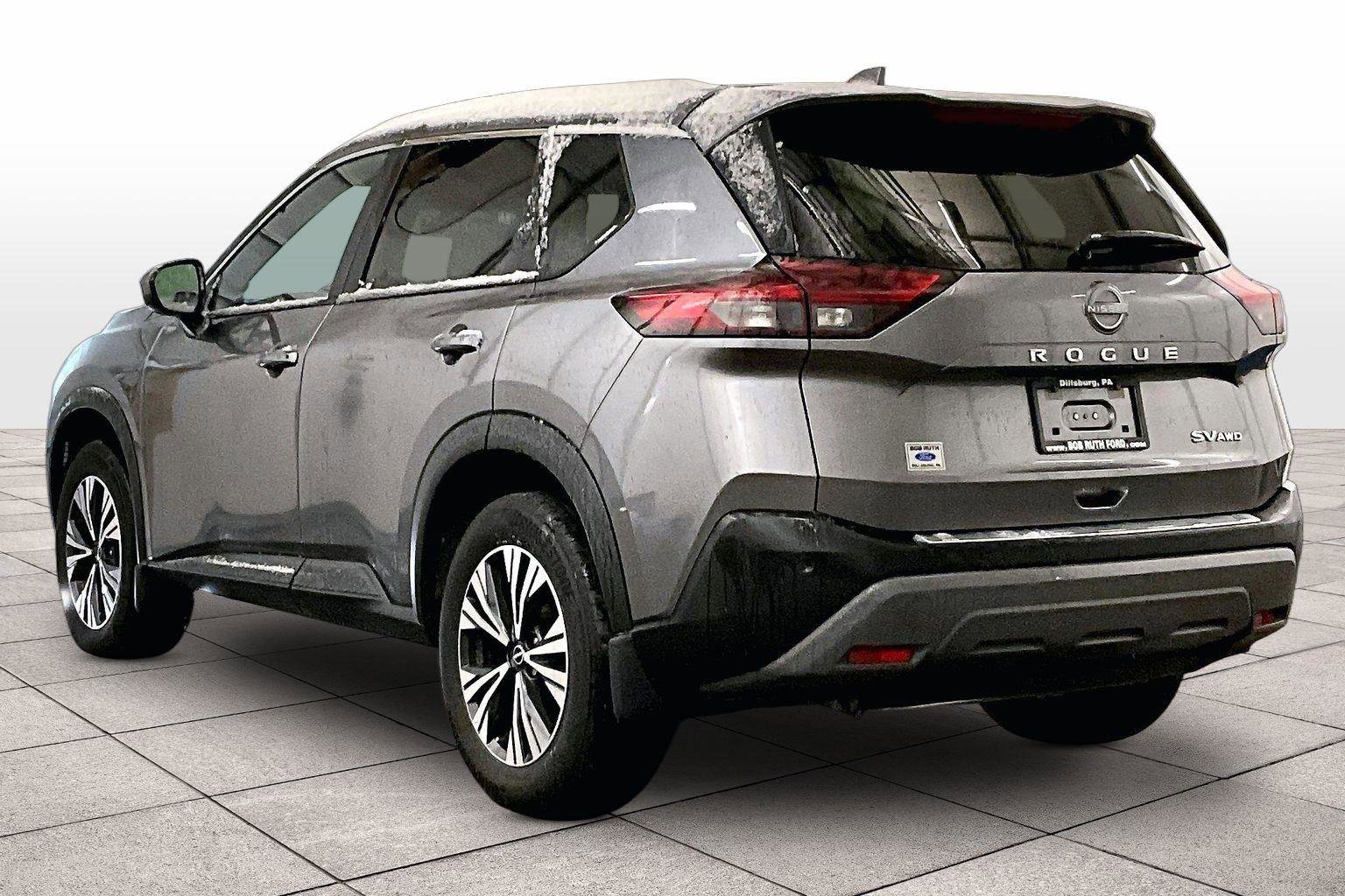 Used 2023 Nissan Rogue SV w/ SV Premium B Package image 10