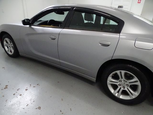 Used 2016 Dodge Charger SE RWD image 15