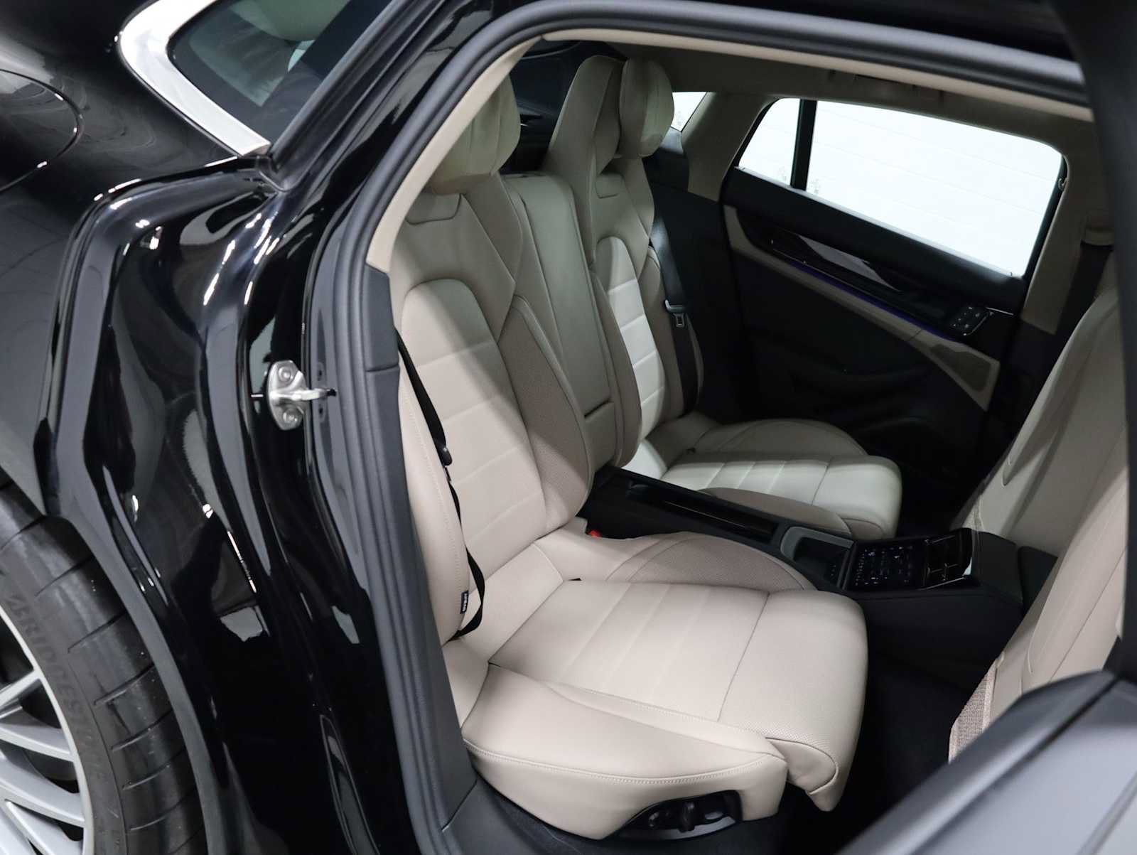 Certified 2026 Porsche Panamera RWD image 37