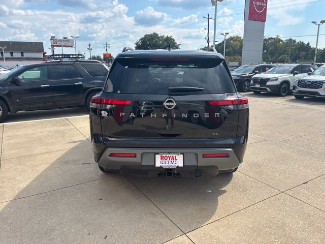 New 2026 Nissan Pathfinder SL w/ SL Premium Package FWD image 6