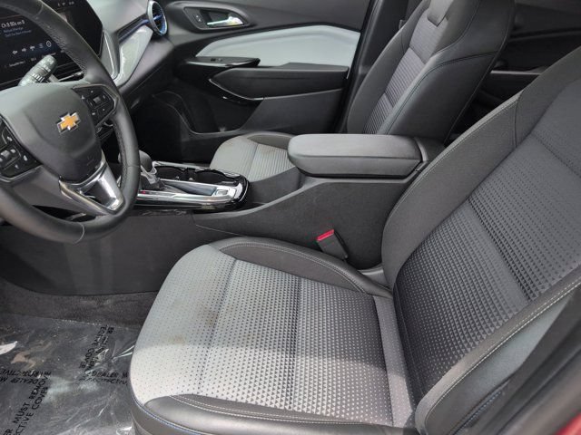 Used 2025 Chevrolet Trax LT w/ LT Convenience Package FWD image 24