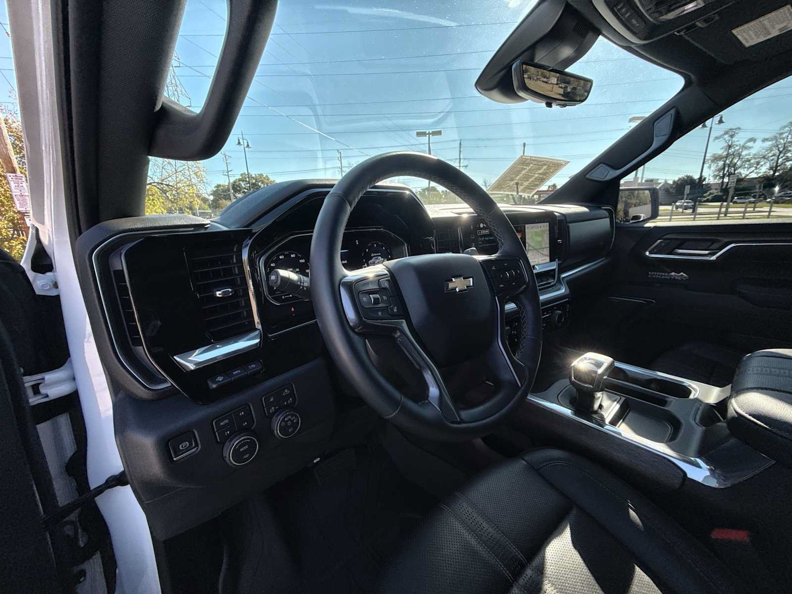Certified 2023 Chevrolet Silverado 1500 High Country w/ High Country Premium Package AWD/4WD image 10