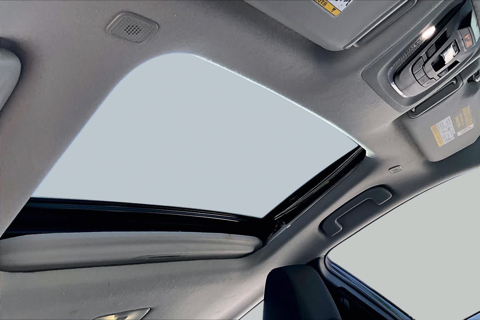 Used 2023 Toyota Corolla Cross LE w/ Moonroof Package FWD image 14