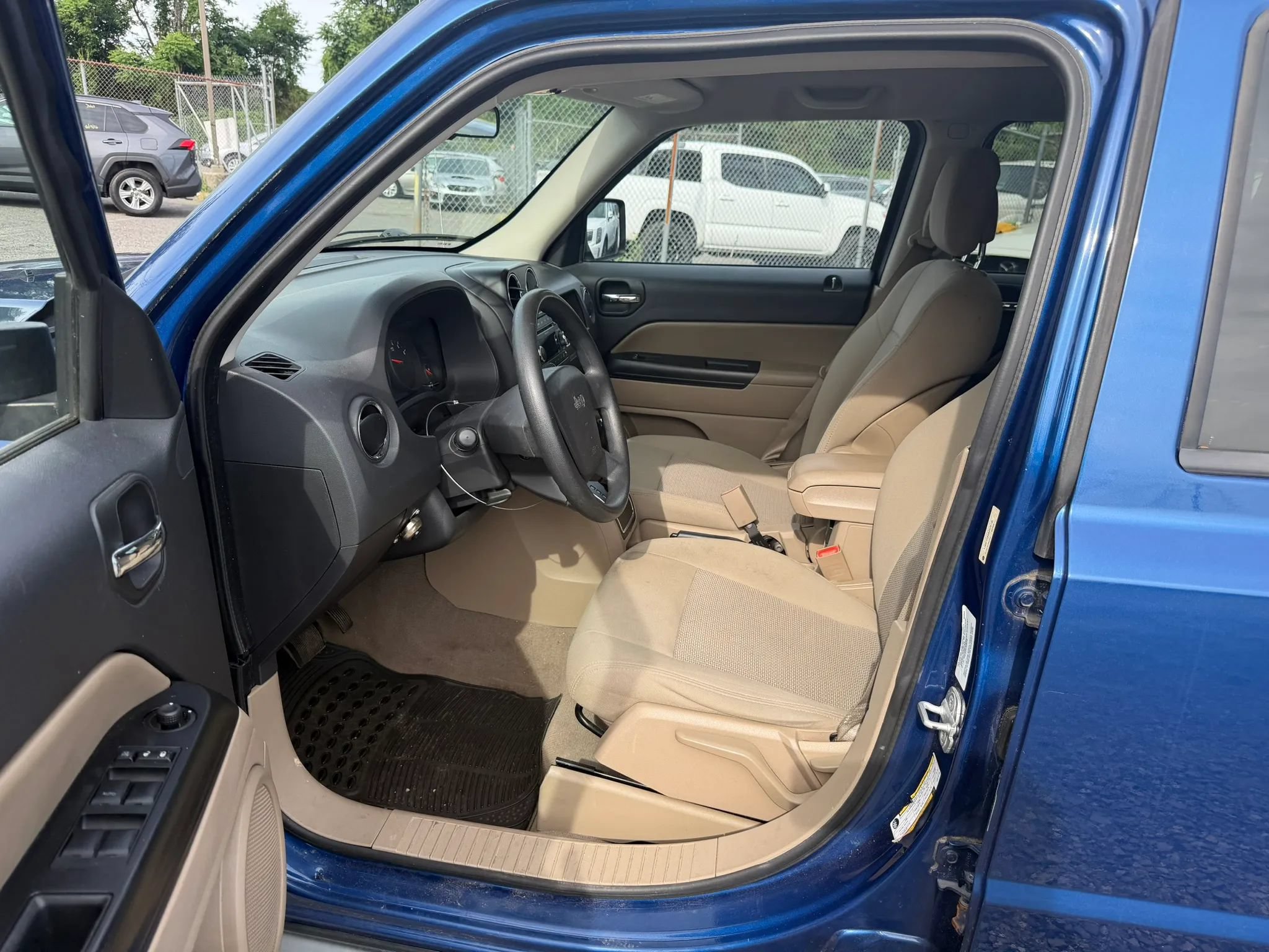Used 2010 Jeep Patriot Sport AWD/4WD image 21