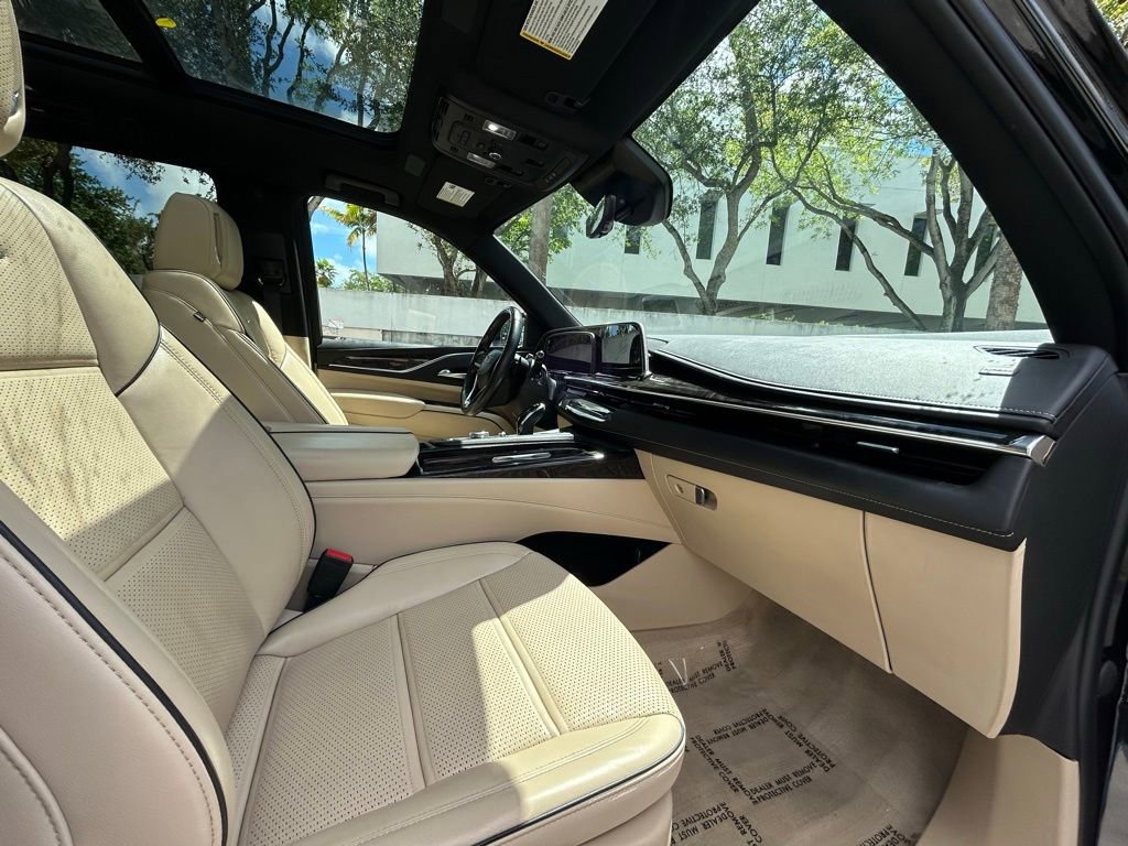 Used 2023 Cadillac Escalade Premium Luxury w/ Performance Package AWD/4WD image 41