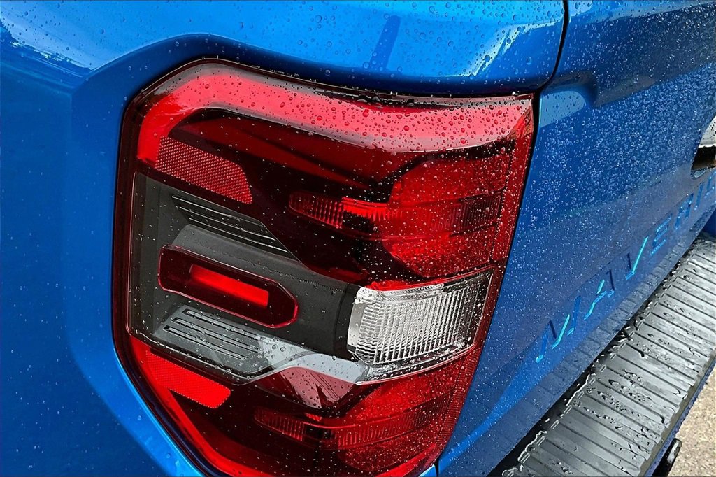 Used 2025 Ford Maverick Lobo image 28