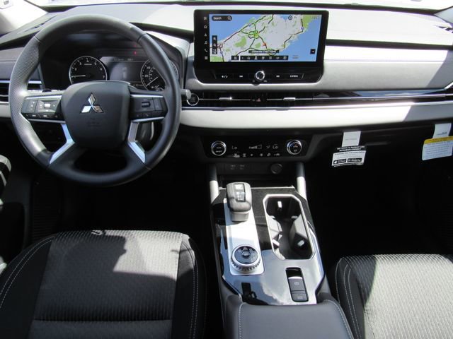 New 2026 Mitsubishi Outlander ES image 16