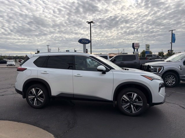 Used 2025 Nissan Rogue SL w/ SL Premium Package AWD/4WD image 3