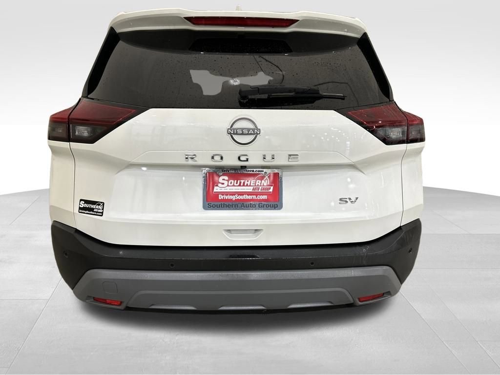 Used 2023 Nissan Rogue SV image 5
