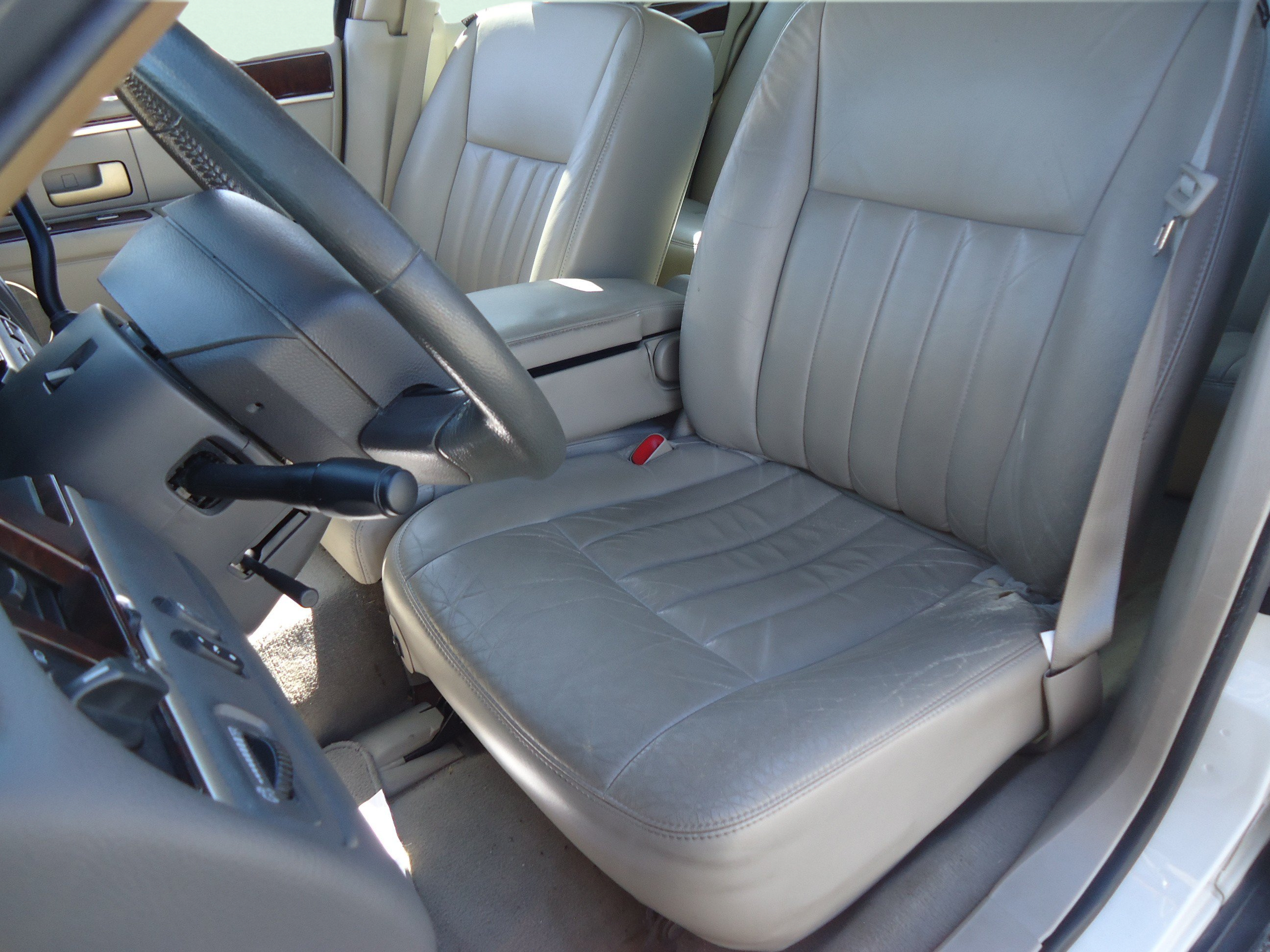 Used 2006 Lincoln Town Car Signature RWD image 20