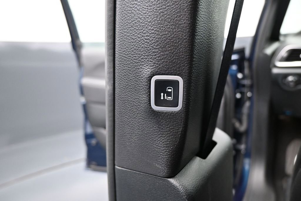 Used 2025 Chrysler Pacifica Limited FWD image 25