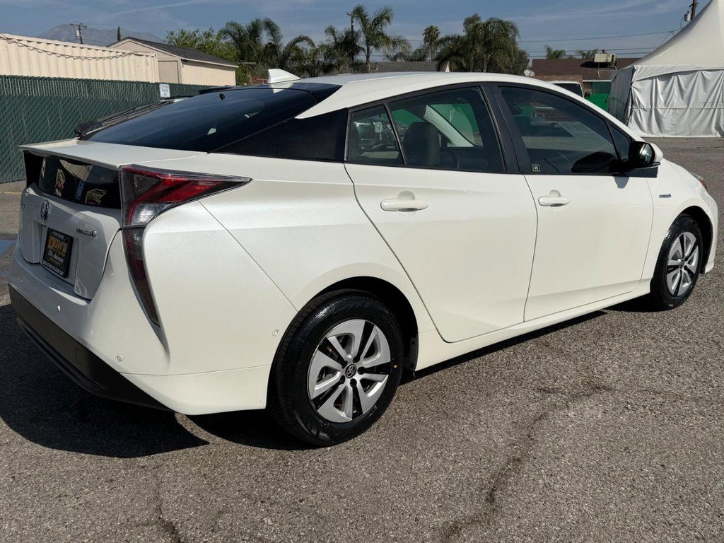 Used 2018 Toyota Prius Two w/ Prius Two Safety Plus Package FWD image 6