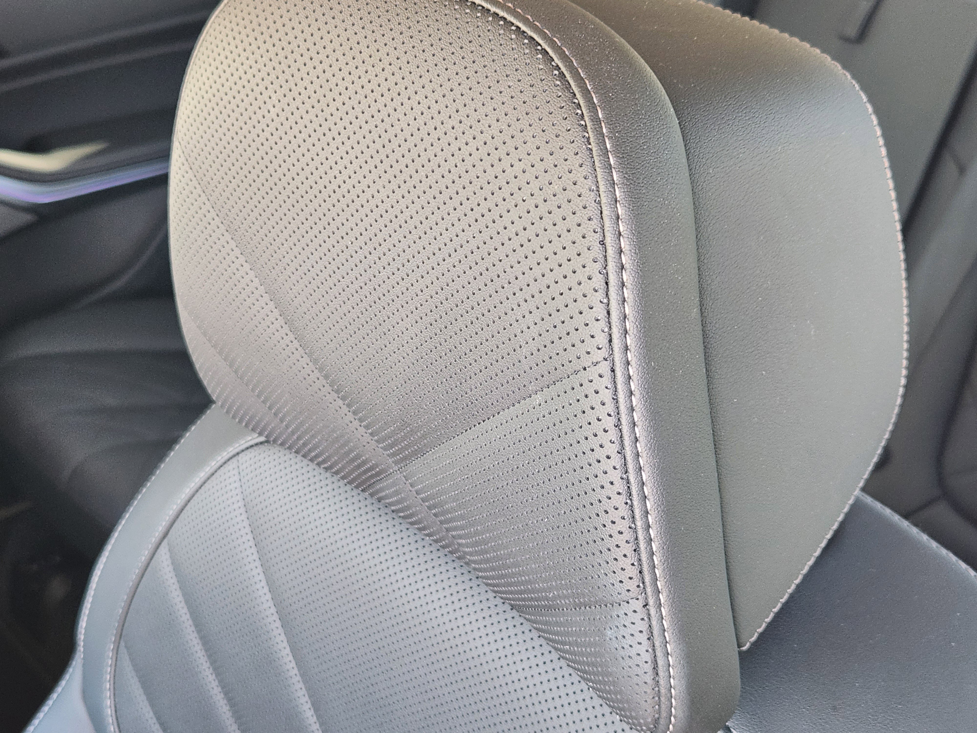 Used 2024 BMW X7 xDrive40i w/ Premium Package image 14