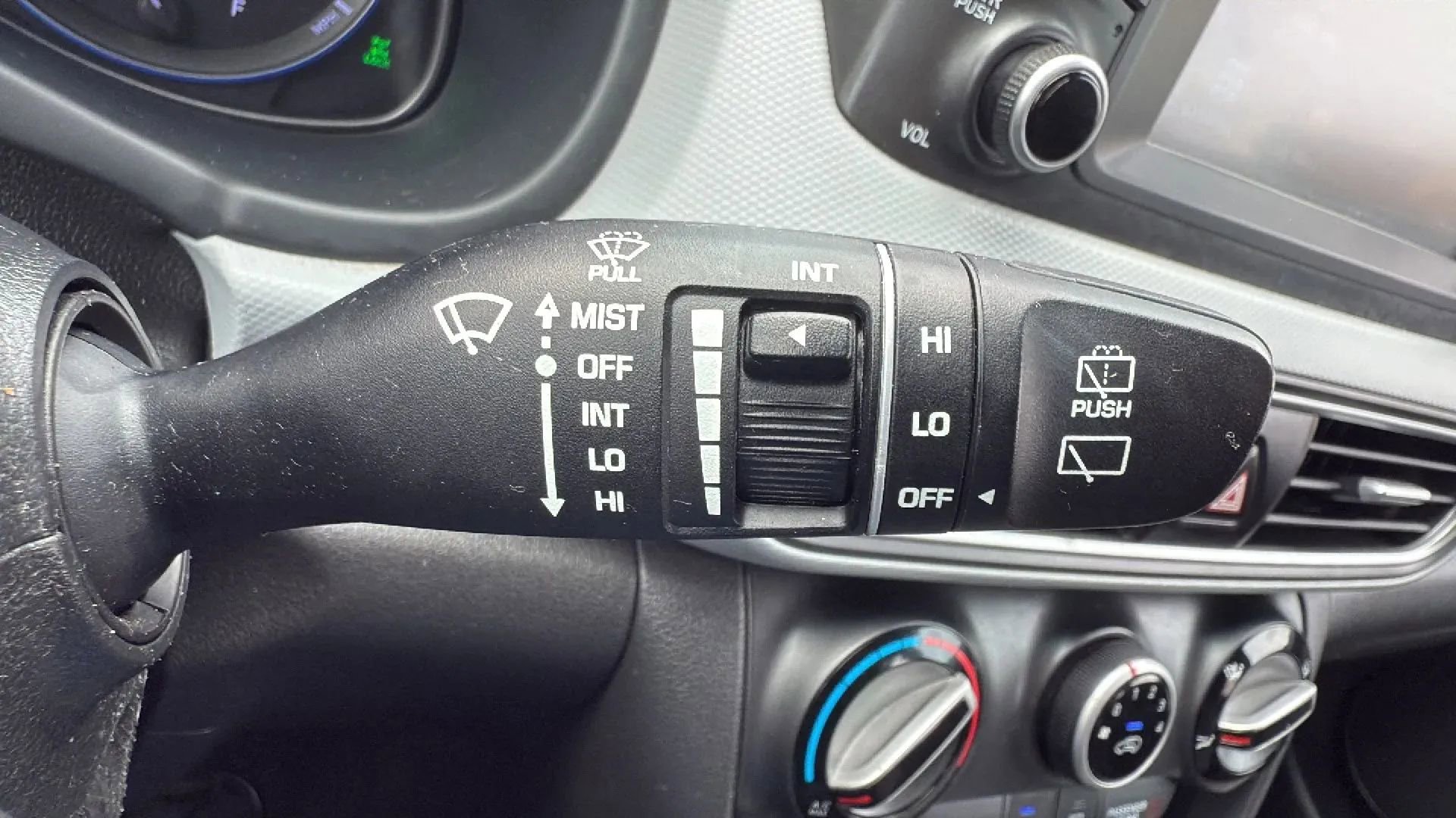 Used 2020 Hyundai Kona SE image 13