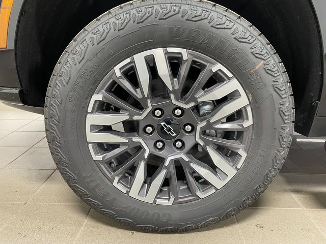 New 2026 Chevrolet Suburban Z71 w/ Comfort Package image 7