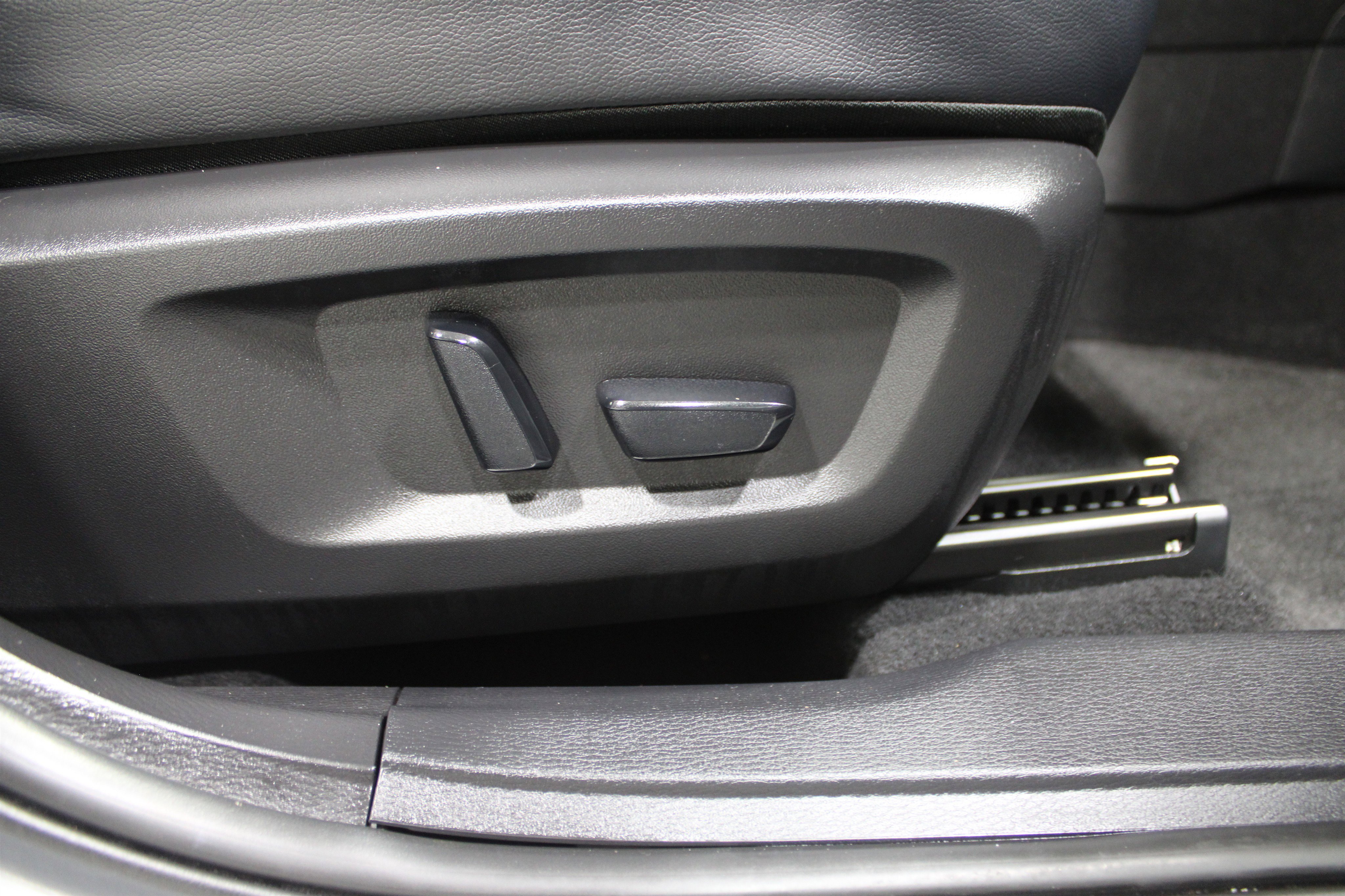 Used 2024 Mitsubishi Outlander SEL image 35