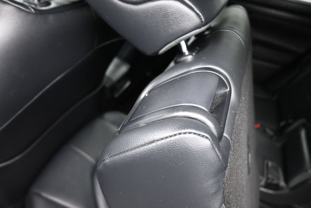 Used 2020 Toyota Highlander XLE AWD/4WD image 37
