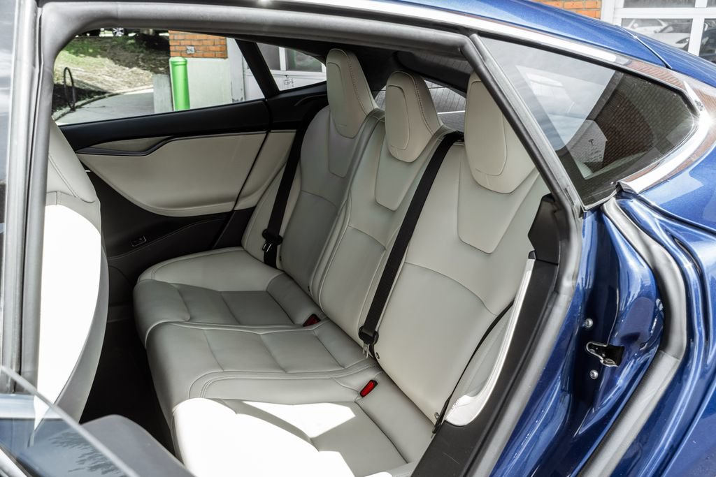 Used 2020 Tesla Model S Long Range Plus AWD/4WD image 25