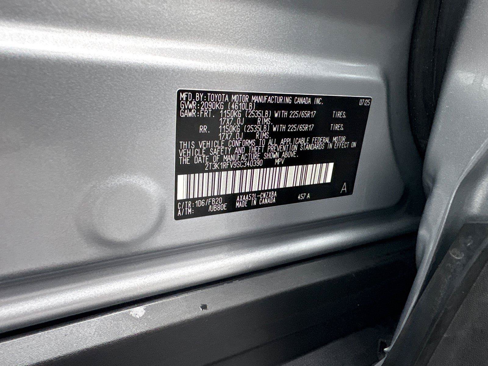 Certified 2025 Toyota RAV4 LE FWD image 31