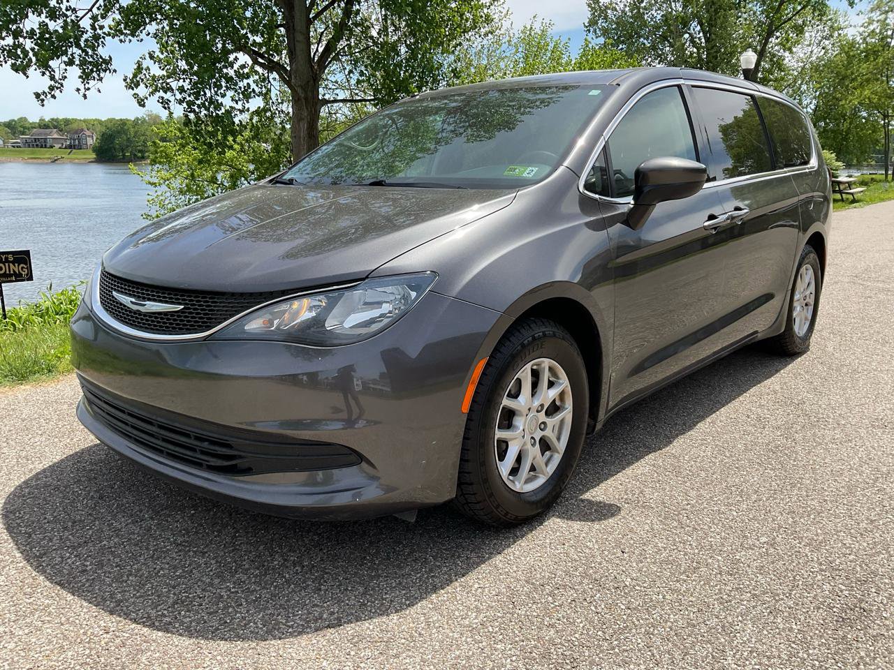 Used 2018 Chrysler Pacifica LX