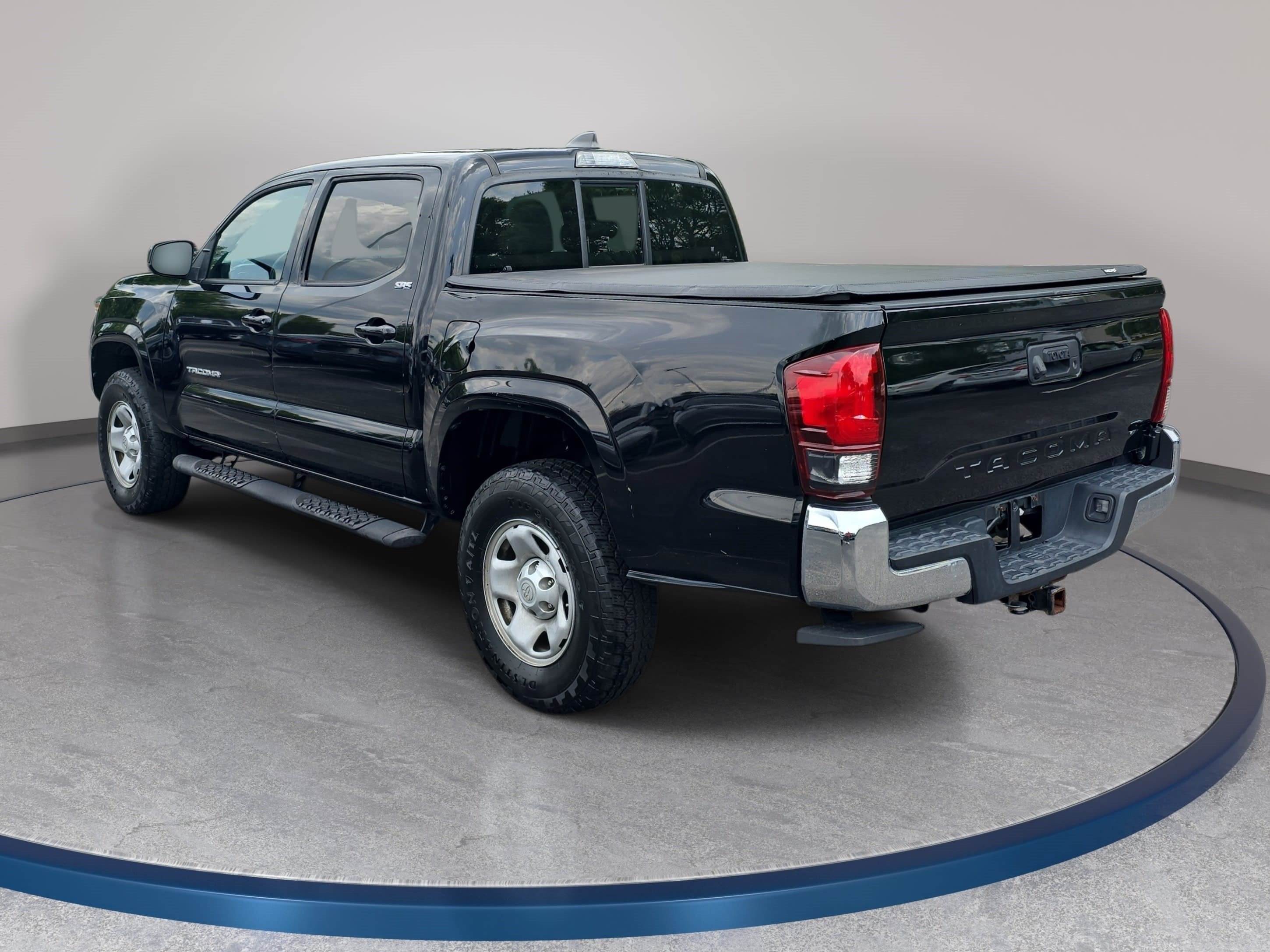 Used 2022 Toyota Tacoma SR5 RWD image 7