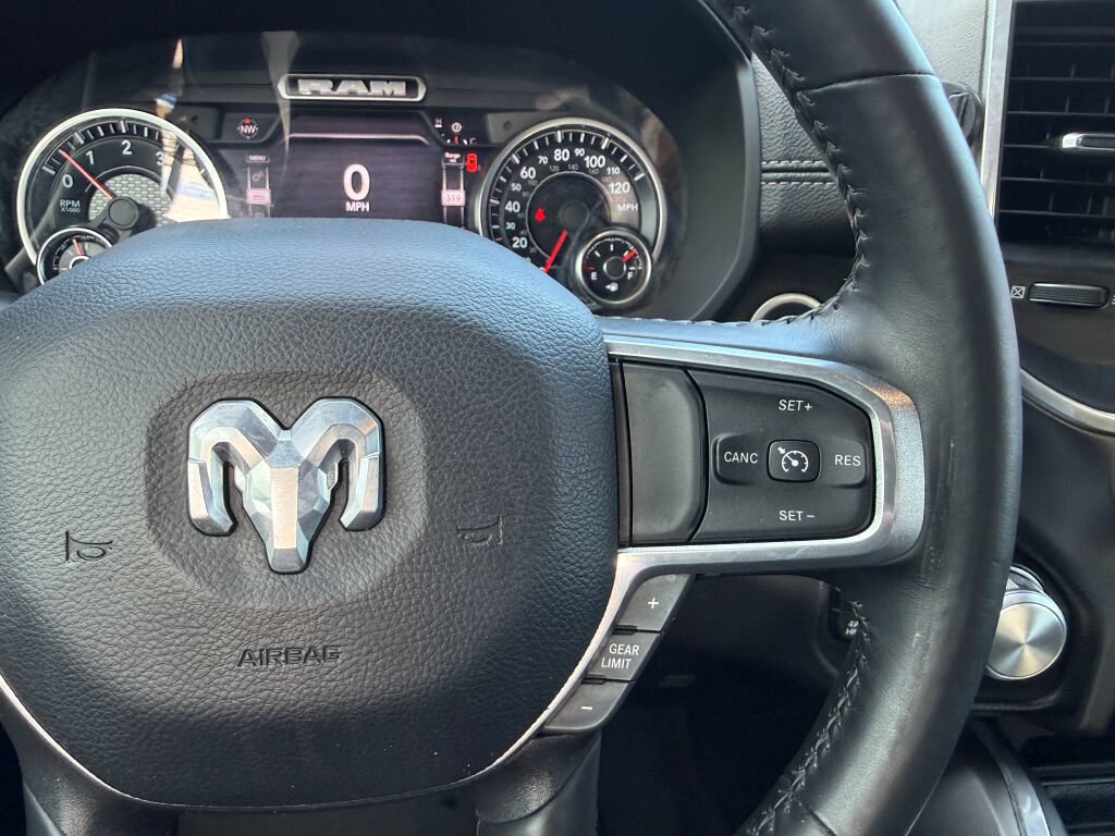 Used 2022 RAM 1500 Laramie AWD/4WD image 16