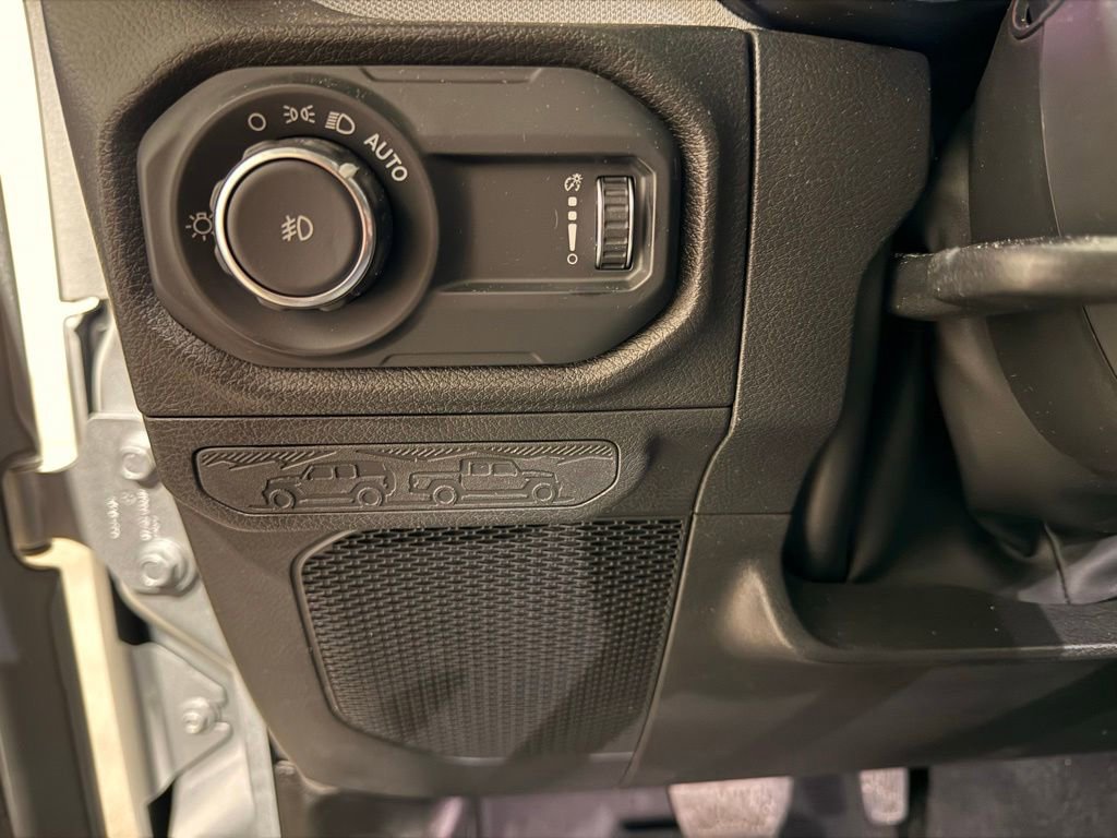 Used 2024 Jeep Wrangler Unlimited Sport AWD/4WD image 15