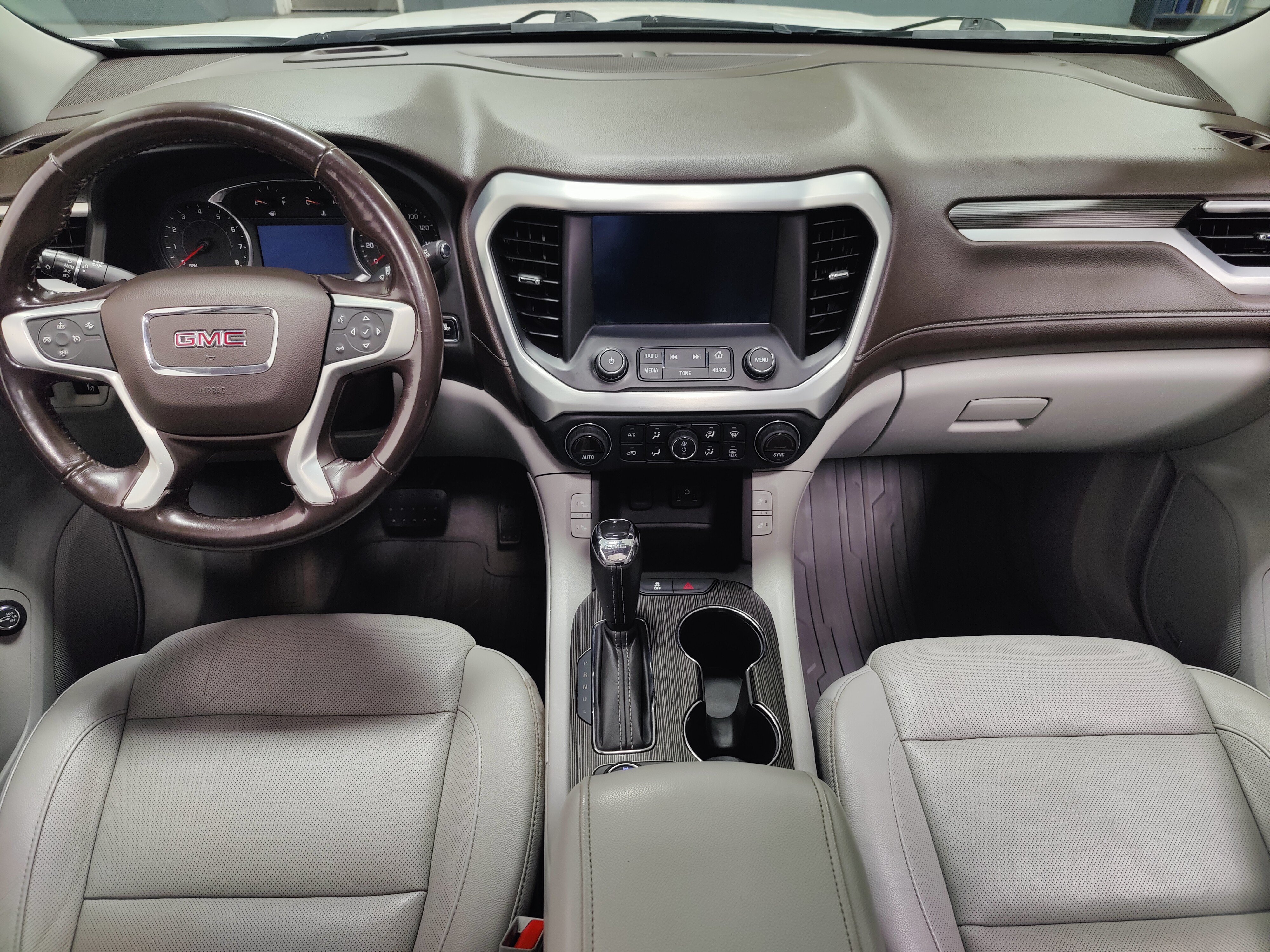 Used 2019 GMC Acadia SLT AWD/4WD image 21