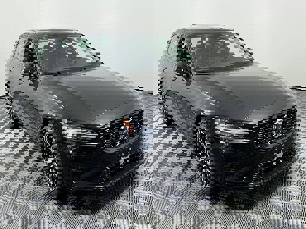 New 2024 Volvo S60 B5 Plus w/ Climate Package image 2