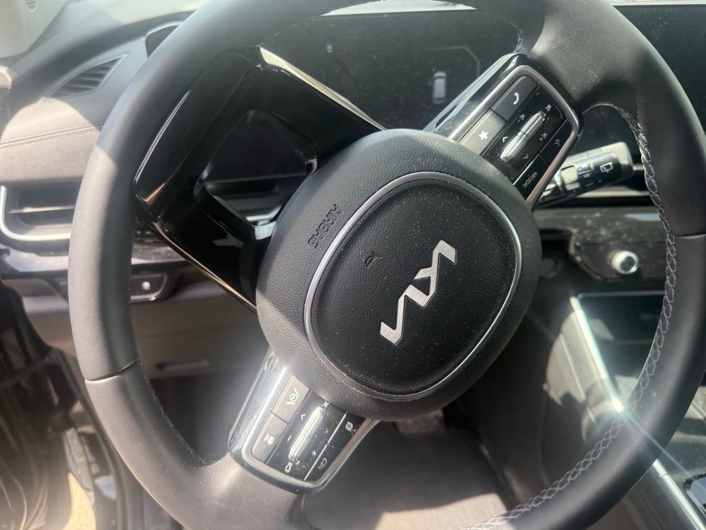 Used 2025 Kia Carnival SX Prestige FWD image 10
