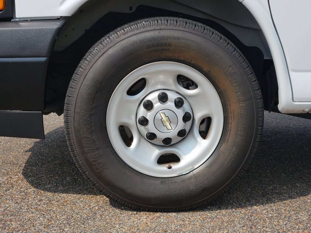 Used 2025 Chevrolet Express 3500 LS RWD image 10