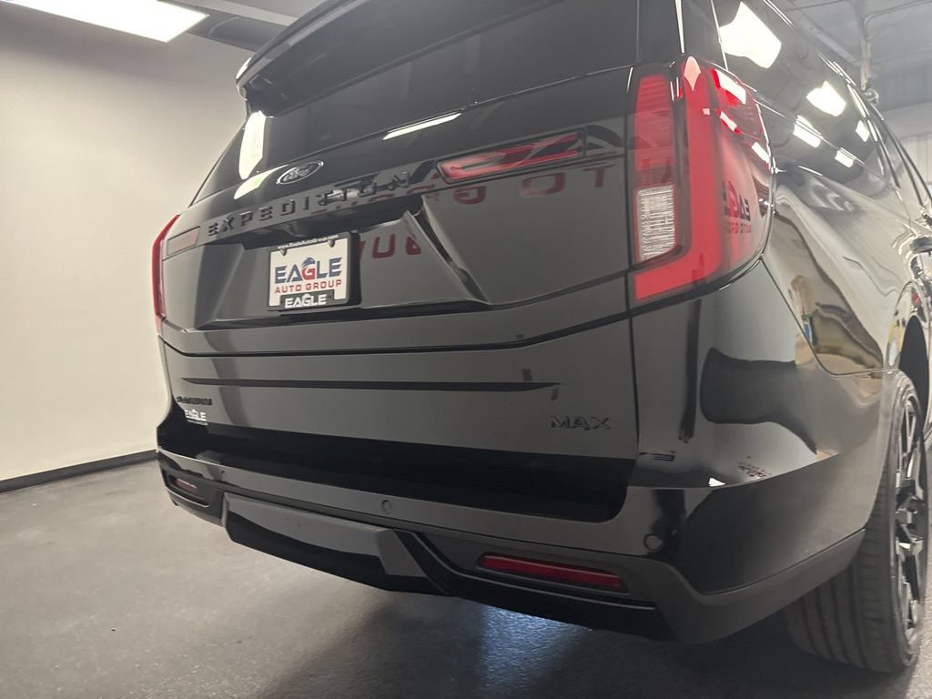 New 2026 Ford Expedition Max Platinum w/ Stealth Performance Package AWD/4WD image 11