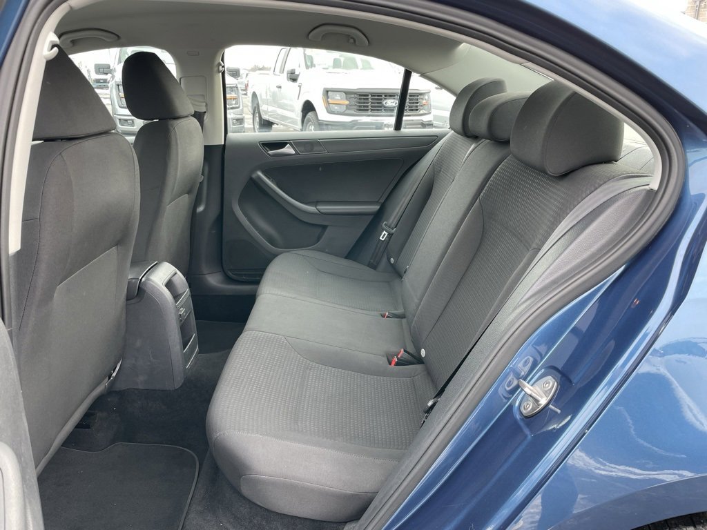 Used 2016 Volkswagen Jetta S image 8
