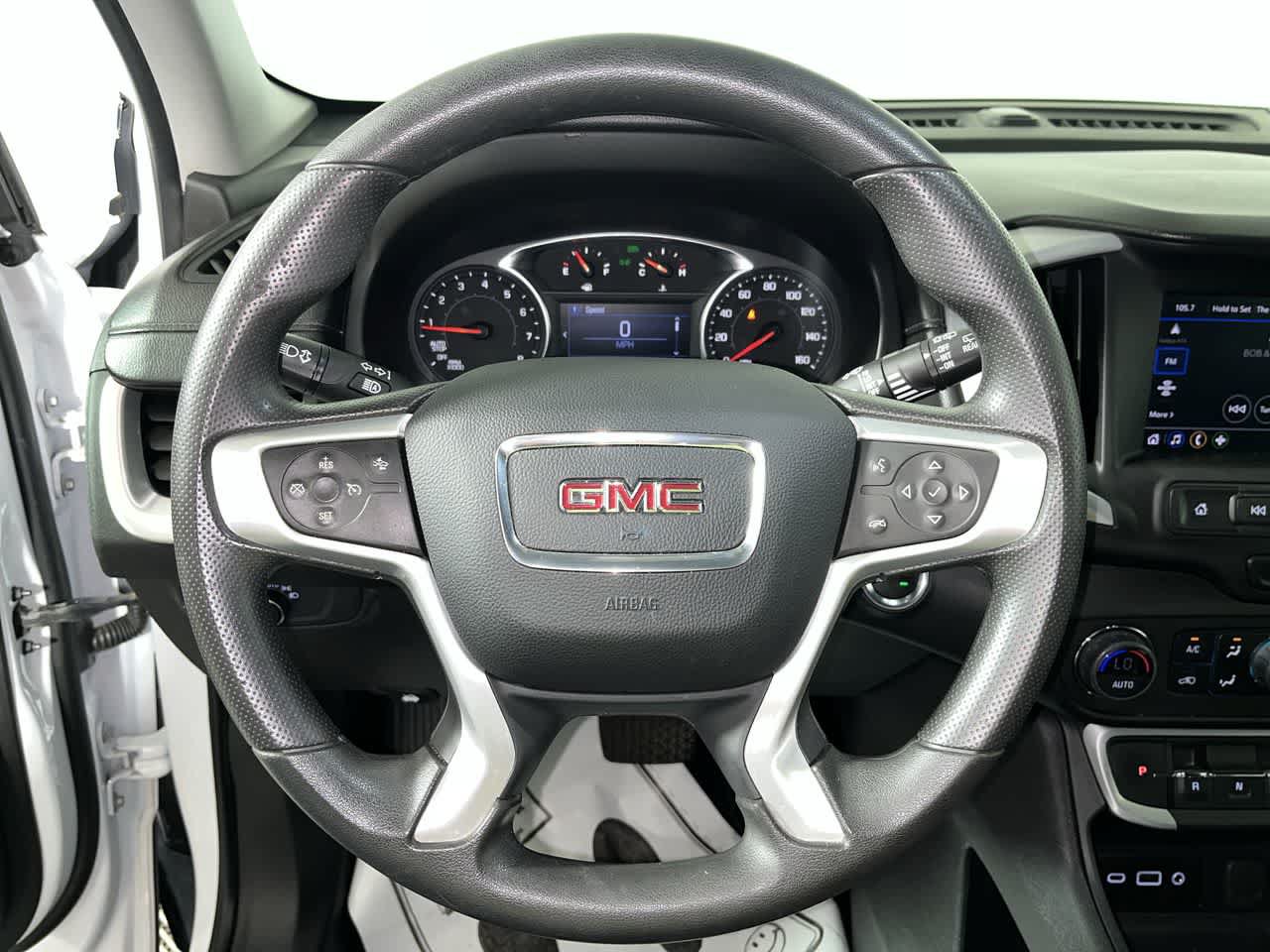 Used 2022 GMC Terrain SLE FWD image 16