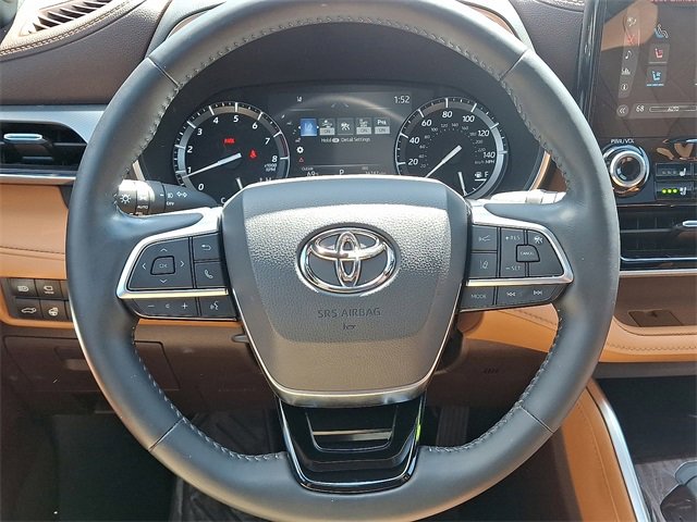 Used 2021 Toyota Highlander Platinum image 20