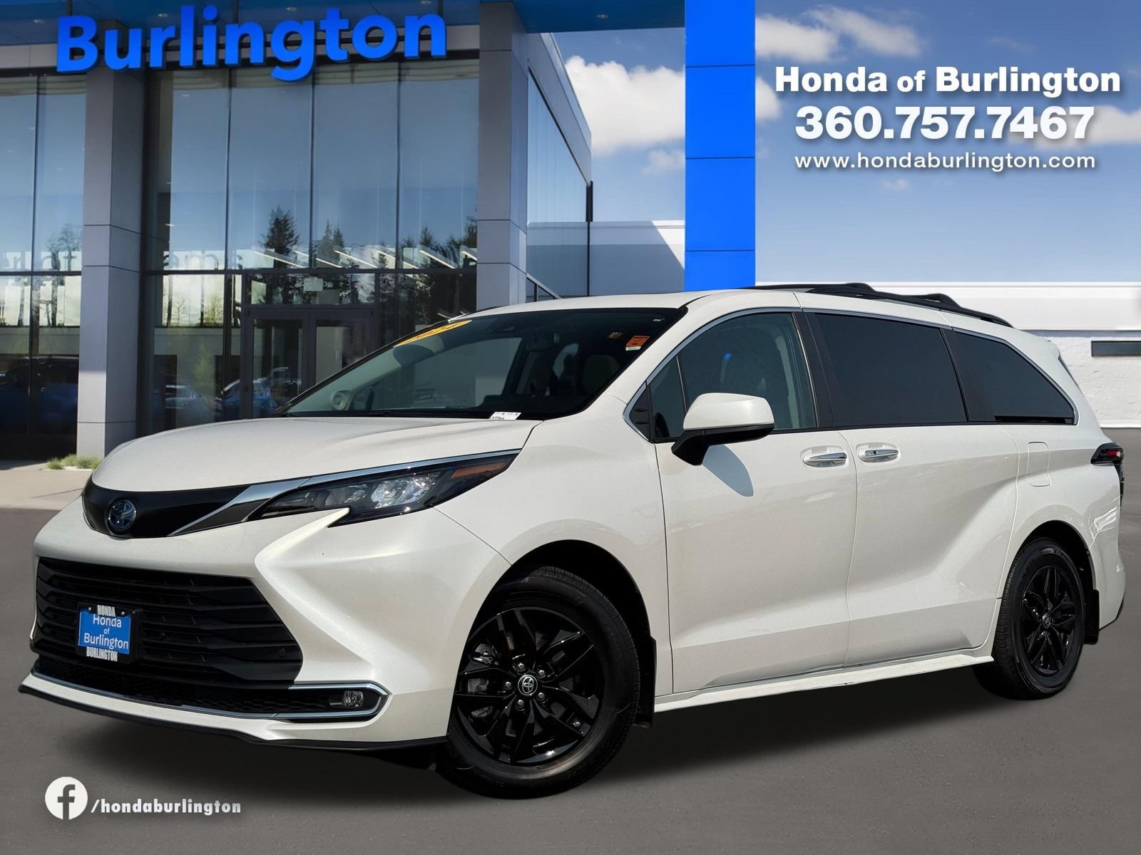 Used 2024 Toyota Sienna XLE w/ XLE Plus Package AWD/4WD image 1