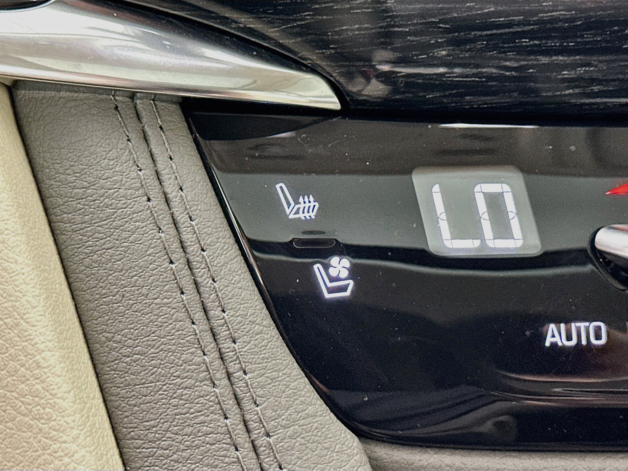 Used 2023 Cadillac XT6 Premium Luxury AWD/4WD image 26