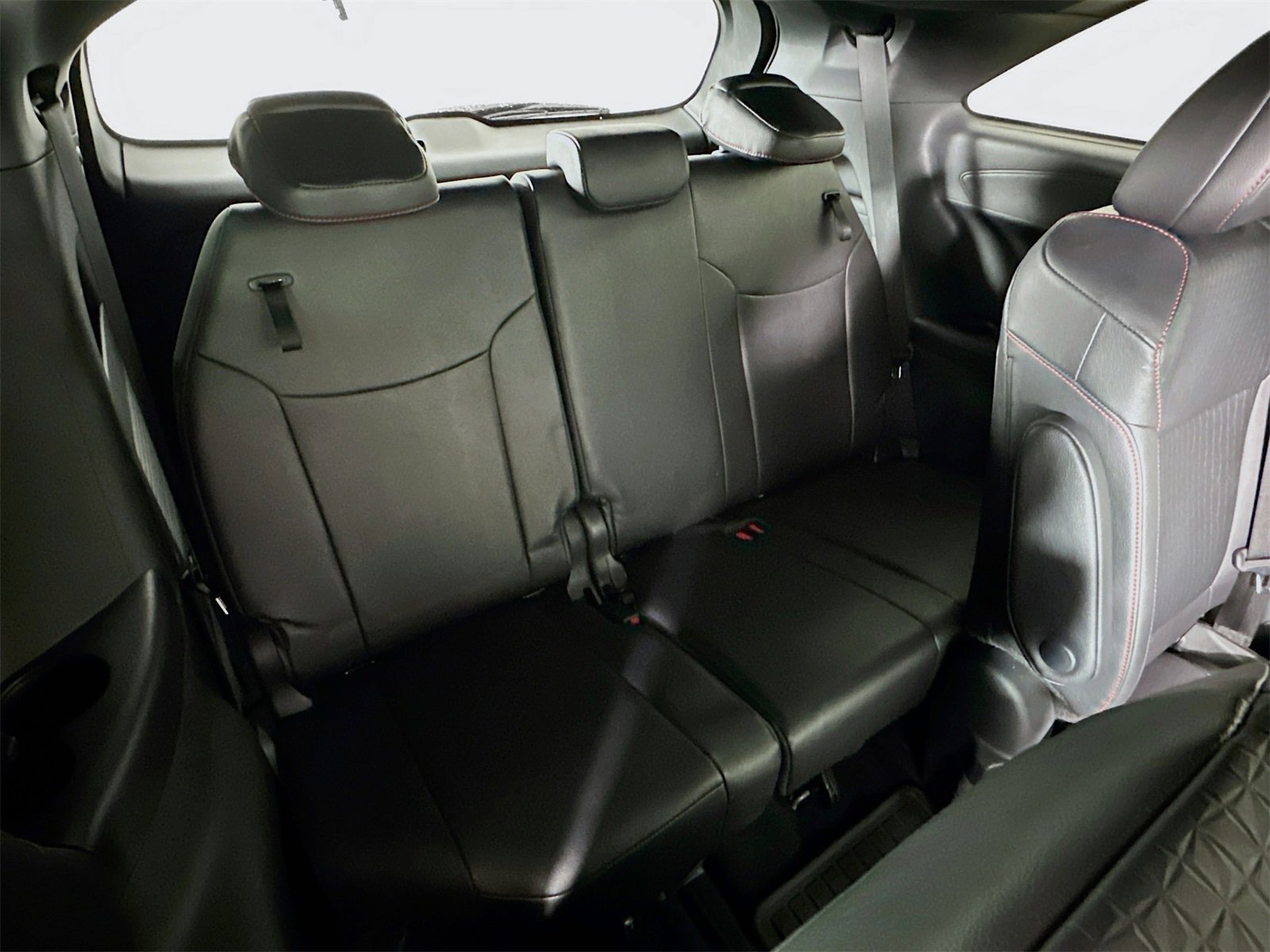 Certified 2025 Toyota Sienna XSE image 28