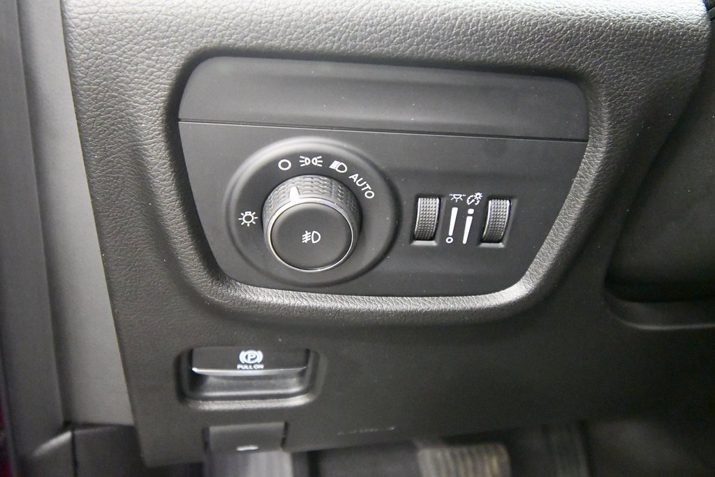 Used 2021 Jeep Grand Cherokee L Limited w/ Luxury Tech Group II image 20