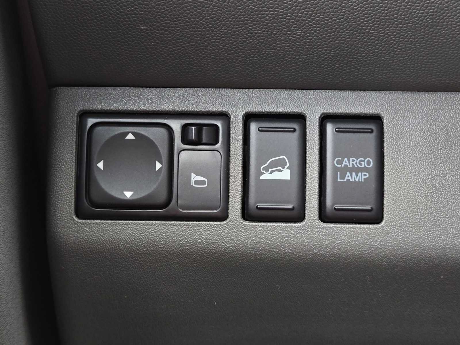 Used 2015 Nissan Frontier SV w/ SV Value Truck Package AWD/4WD image 31