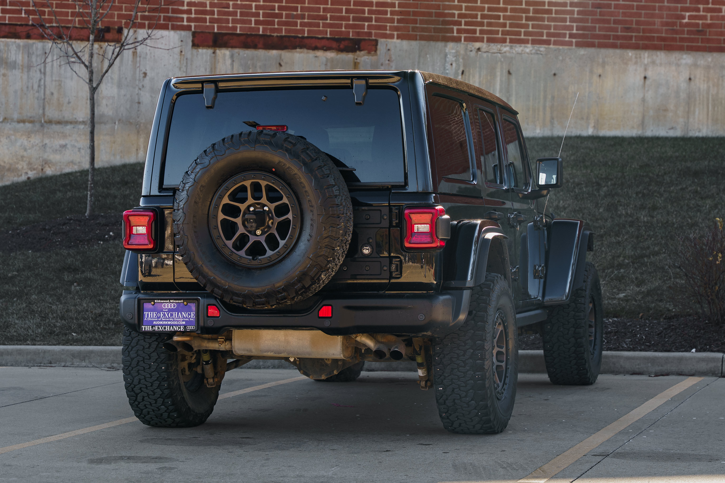 Used 2021 Jeep Wrangler Unlimited Rubicon w/ Xtreme Recon 35" Tire Package AWD/4WD image 4