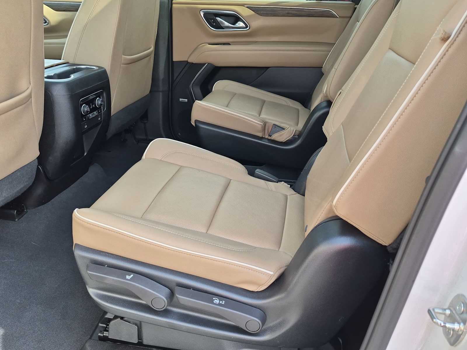Used 2023 Chevrolet Suburban Premier w/ Max Trailering Package AWD/4WD image 21
