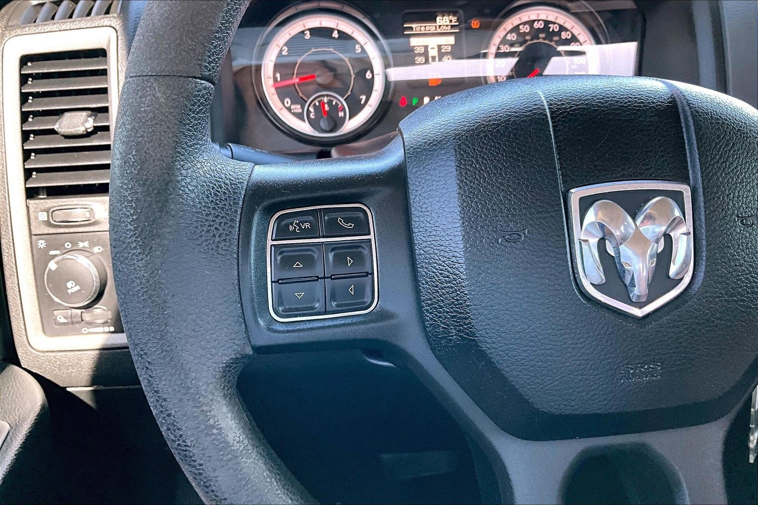 Used 2018 RAM 1500 Express RWD image 12