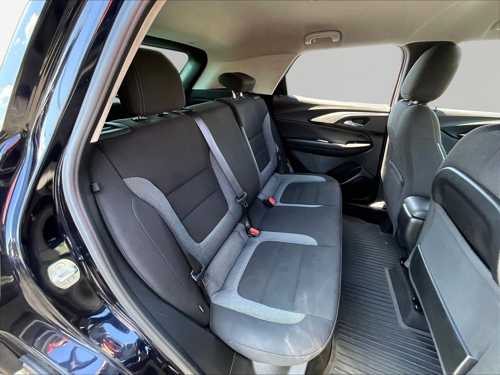 Used 2021 Chevrolet TrailBlazer LS FWD image 24